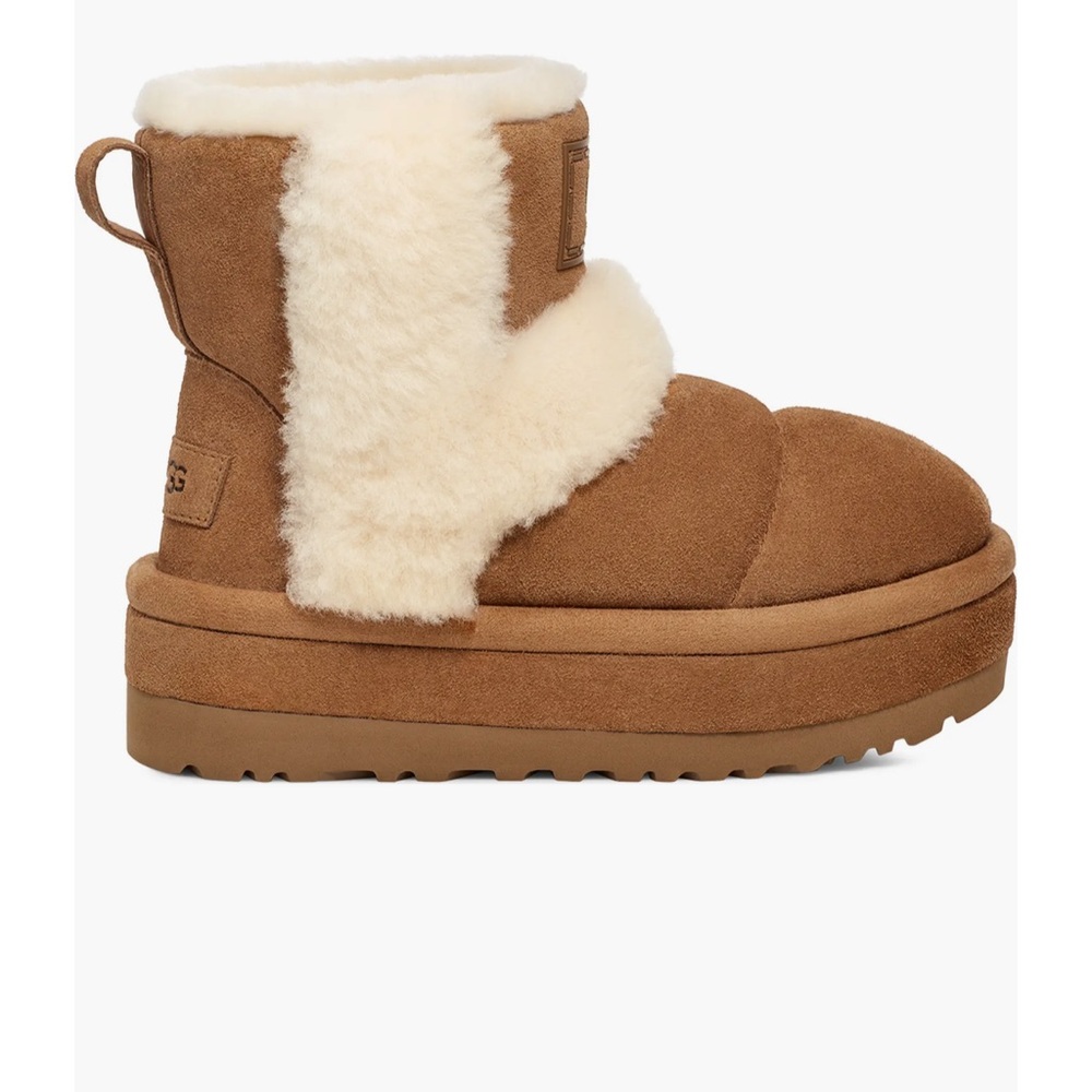 UGG Classic Chillapeak Genuine
Shearling Trimmed Boot